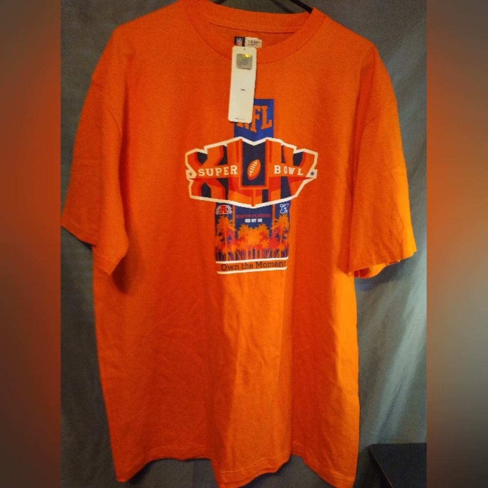 Brand new vintage NFL 20 South Florida adult T-shirt